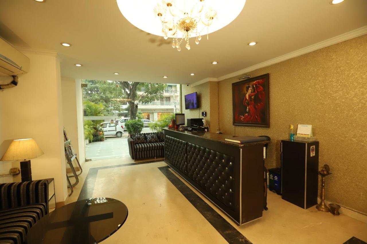Hotel Capitol Hills - Greater Kailash Delhi Nowe Delhi Zewnętrze zdjęcie