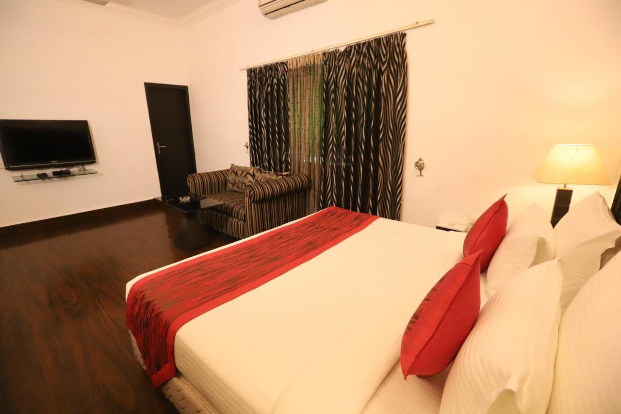 Hotel Capitol Hills - Greater Kailash Delhi Nowe Delhi Zewnętrze zdjęcie
