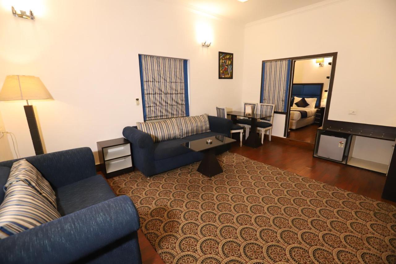 Hotel Capitol Hills - Greater Kailash Delhi Nowe Delhi Zewnętrze zdjęcie