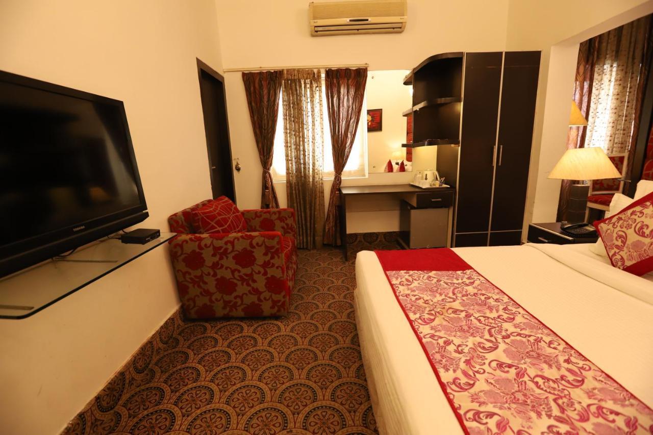 Hotel Capitol Hills - Greater Kailash Delhi Nowe Delhi Zewnętrze zdjęcie