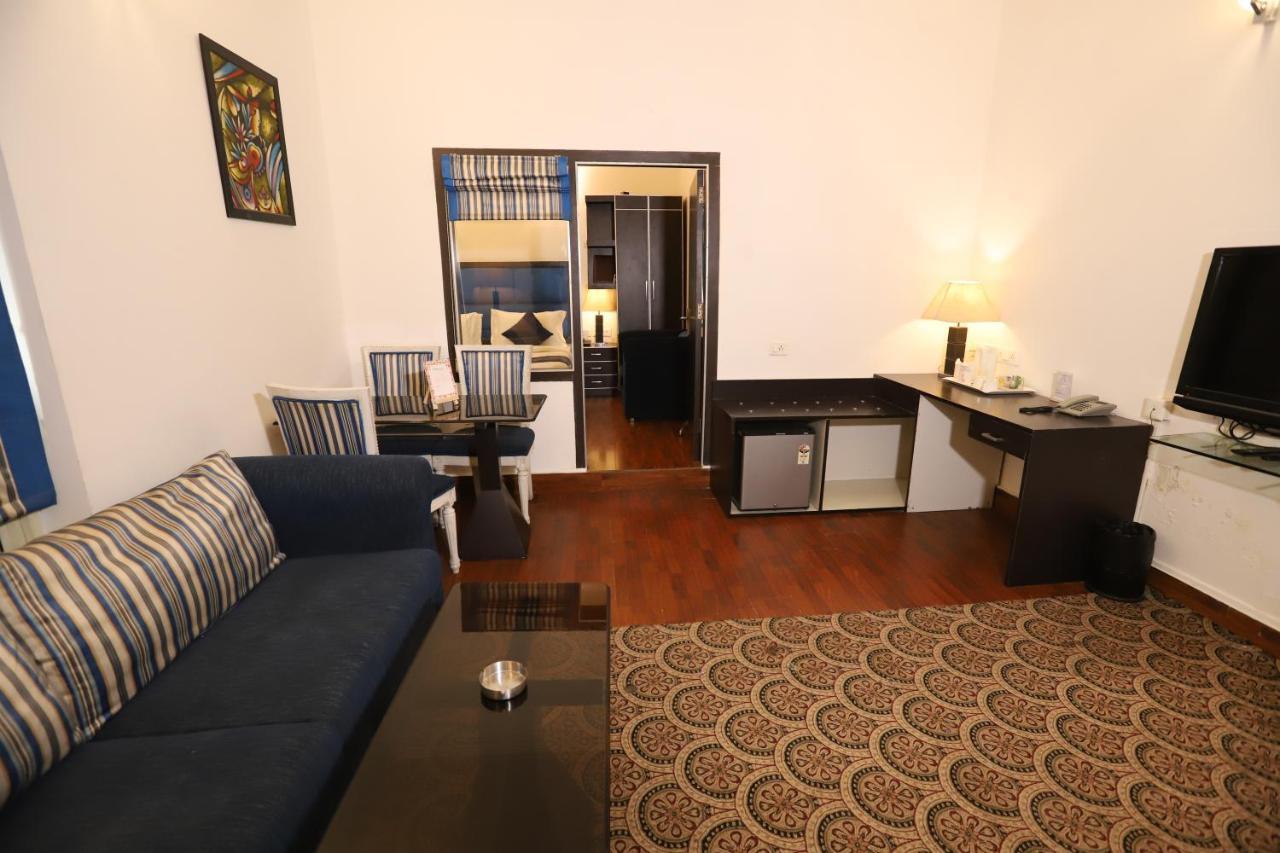 Hotel Capitol Hills - Greater Kailash Delhi Nowe Delhi Zewnętrze zdjęcie