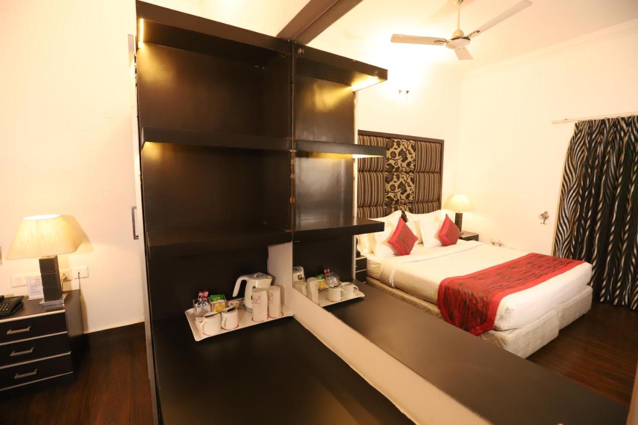 Hotel Capitol Hills - Greater Kailash Delhi Nowe Delhi Zewnętrze zdjęcie