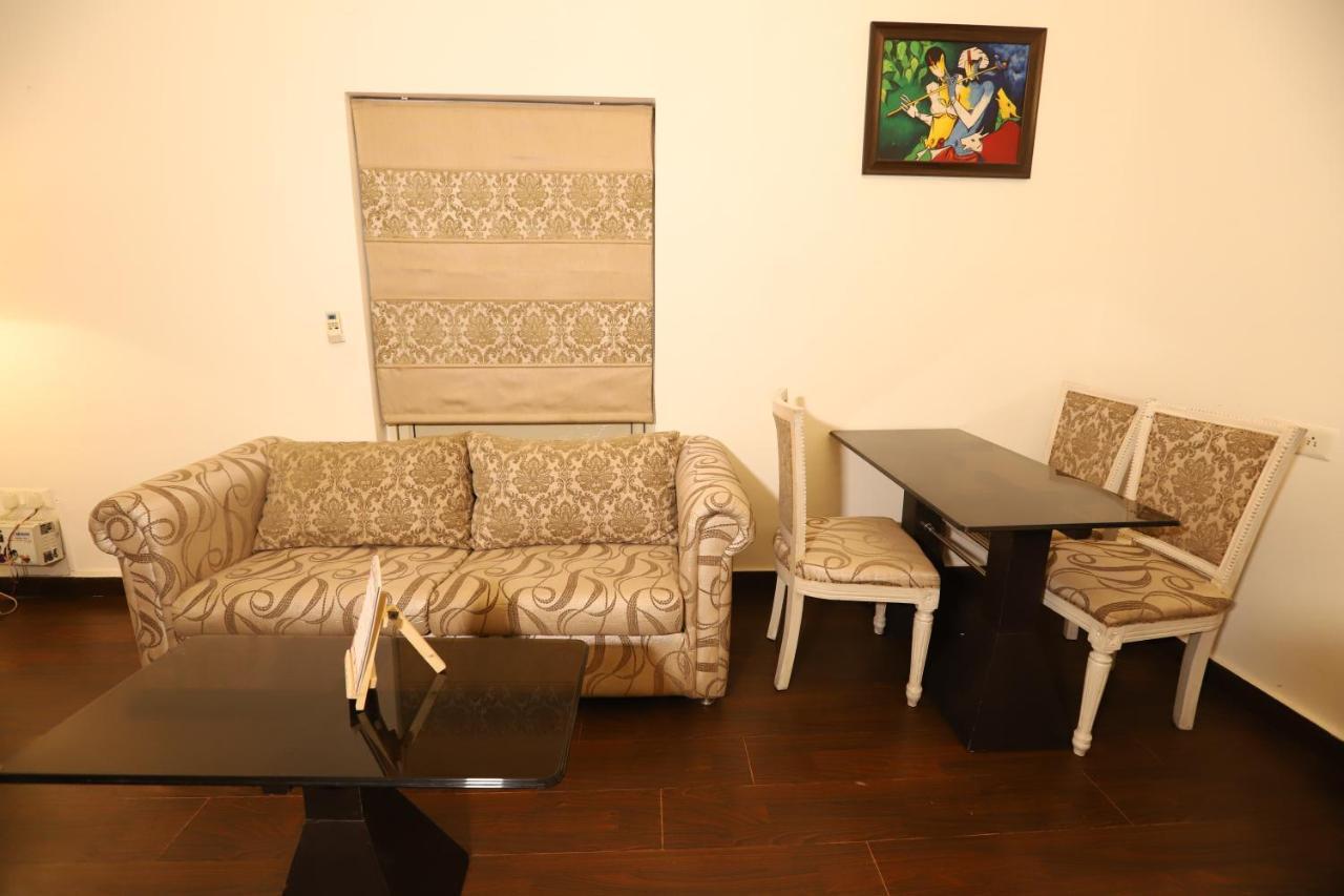 Hotel Capitol Hills - Greater Kailash Delhi Nowe Delhi Zewnętrze zdjęcie