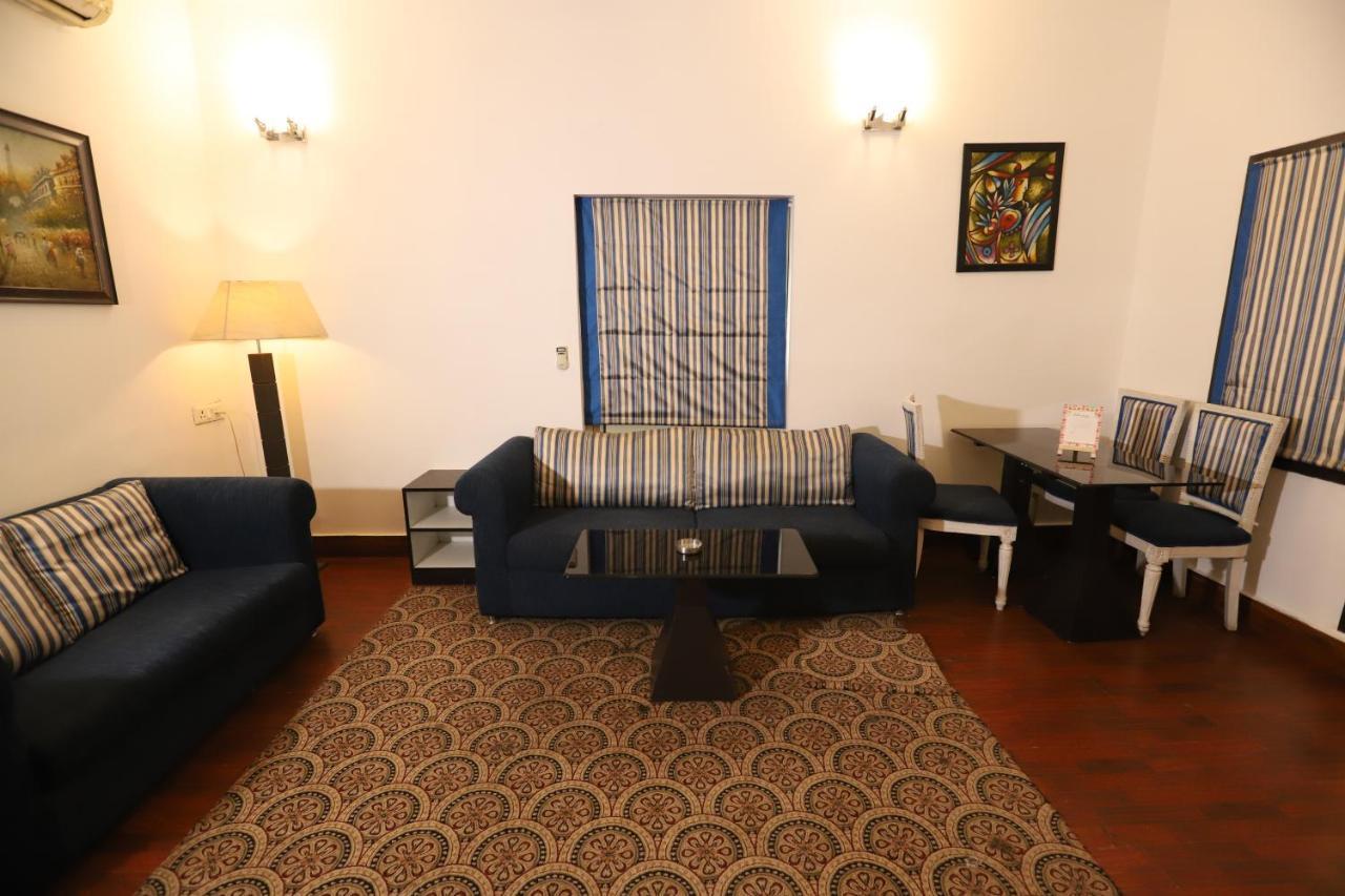 Hotel Capitol Hills - Greater Kailash Delhi Nowe Delhi Zewnętrze zdjęcie