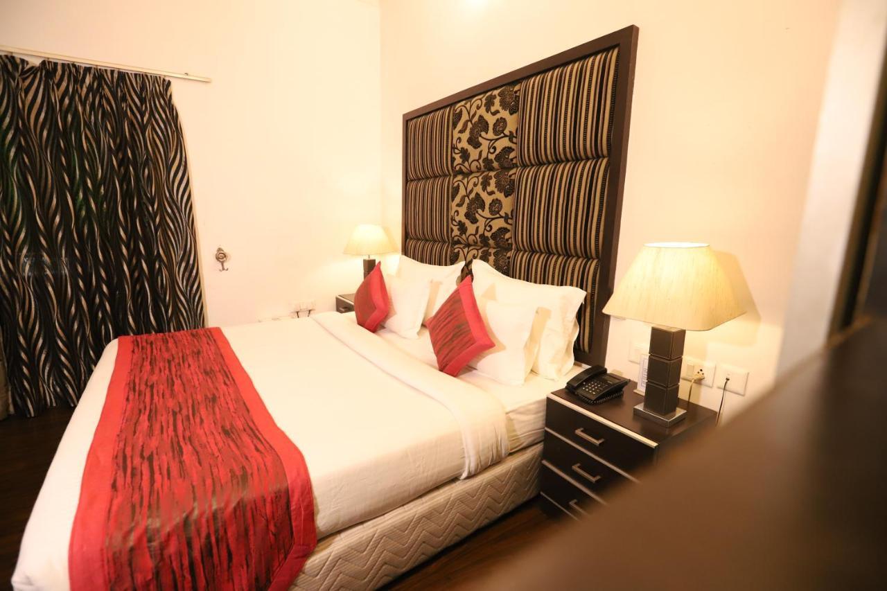 Hotel Capitol Hills - Greater Kailash Delhi Nowe Delhi Zewnętrze zdjęcie