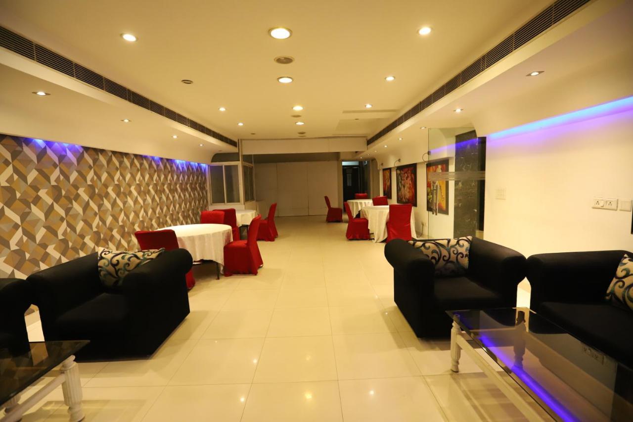 Hotel Capitol Hills - Greater Kailash Delhi Nowe Delhi Zewnętrze zdjęcie